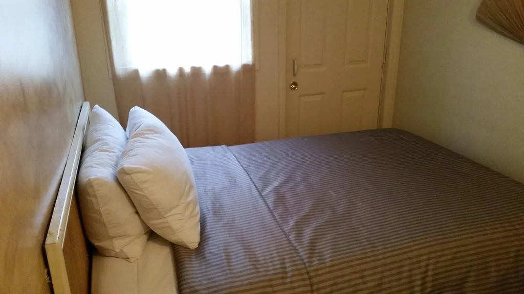 A Voyageur'S Guest House Ottawa Bed & Breakfast