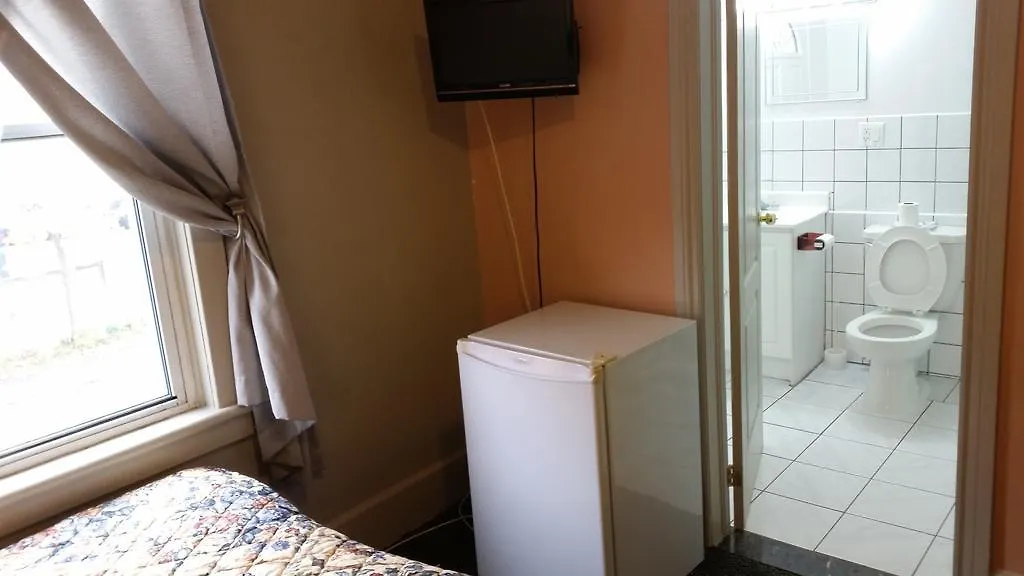A Voyageur'S Guest House Ottawa Bed & Breakfast