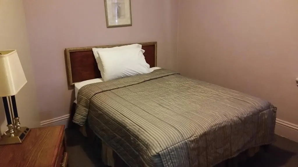 A Voyageur'S Guest House Ottawa Bed & Breakfast