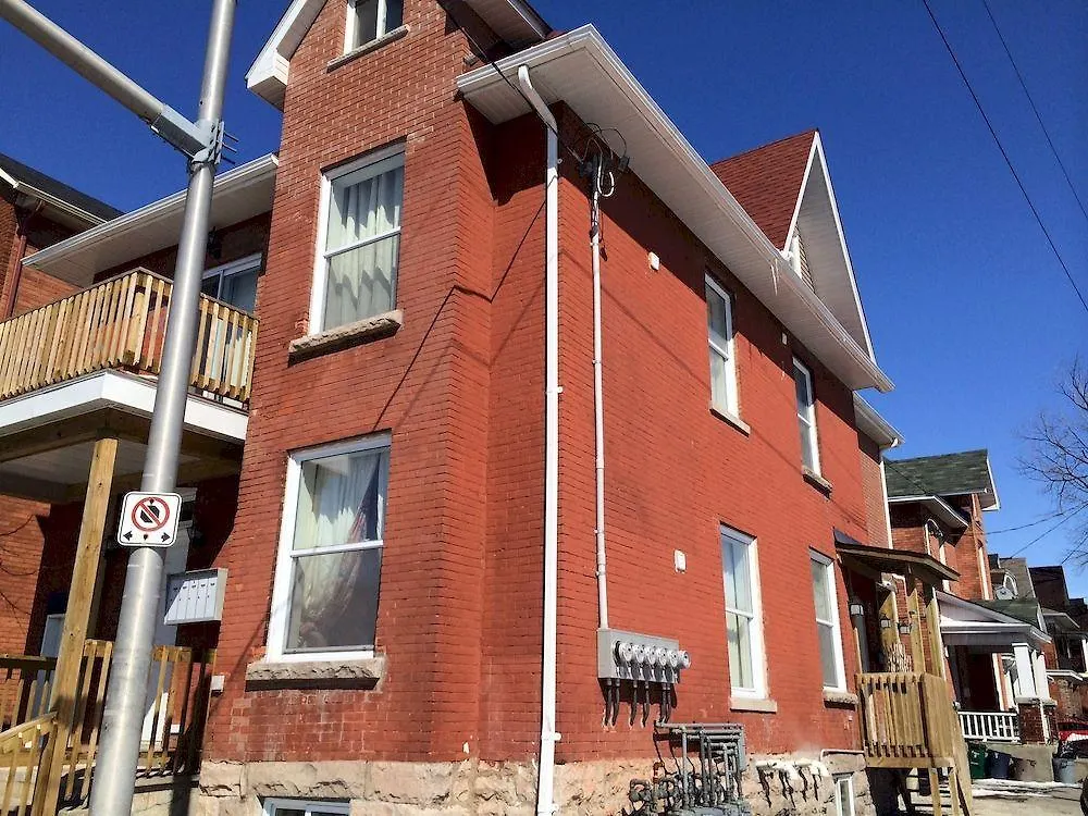 *** Bed & Breakfast A Voyageur'S Guest House Ottawa Canada